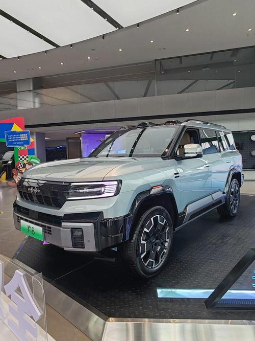 惠州245比亚迪方程豹硬派越野的爆款，英菲尼迪35周年与你共成长